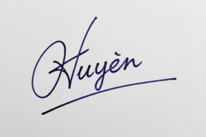 Mẫu chữ ký tên Huyền số 1